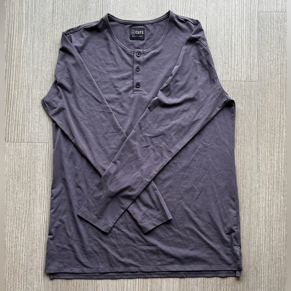 Cuts Clothing Long Sleeve Henley Split Hem T-Shirt